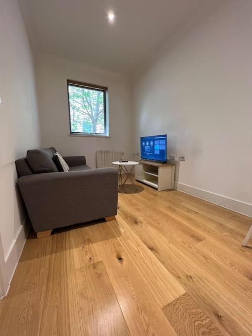 Cozy Modern Apartment In Croydon Central Εξωτερικό φωτογραφία