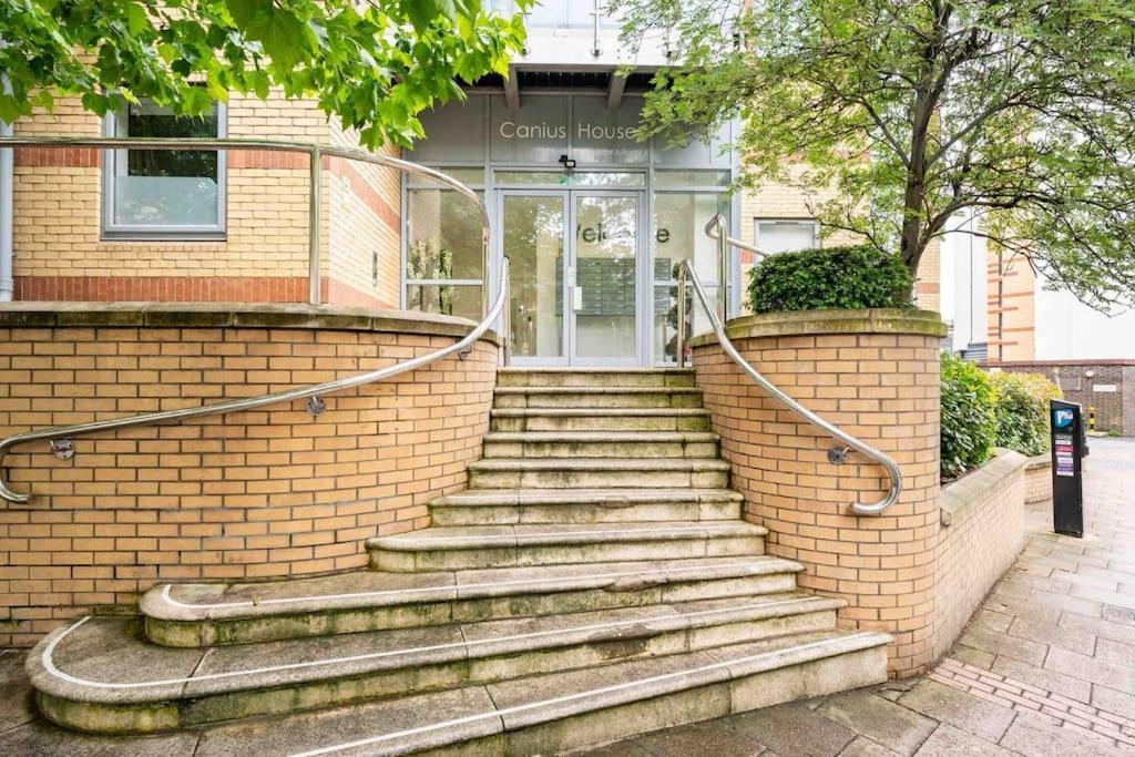 Cozy Modern Apartment In Croydon Central Εξωτερικό φωτογραφία