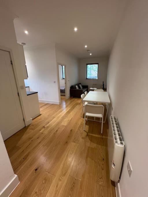 Cozy Modern Apartment In Croydon Central Εξωτερικό φωτογραφία